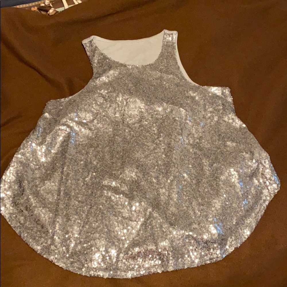 Rue 21 tank